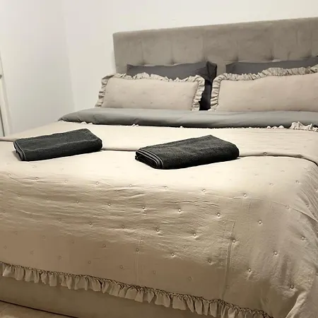 Qerret Sands * Golem (Tirana)