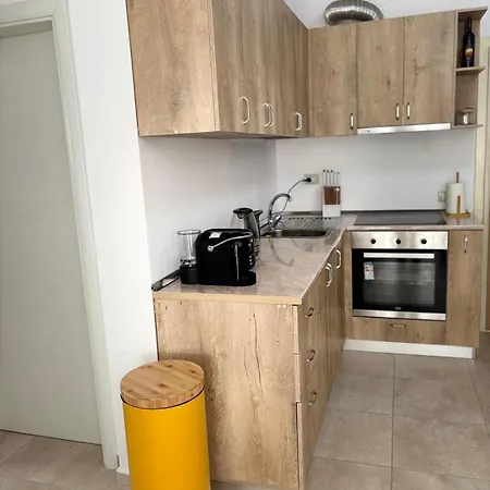 Qerret Sands * Golem (Tirana)