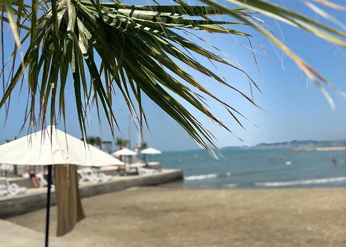 Qerret Sands *