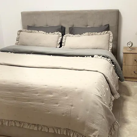 Qerret Sands * Golem (Tirana)