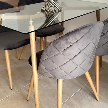 Qerret Sands 公寓 *