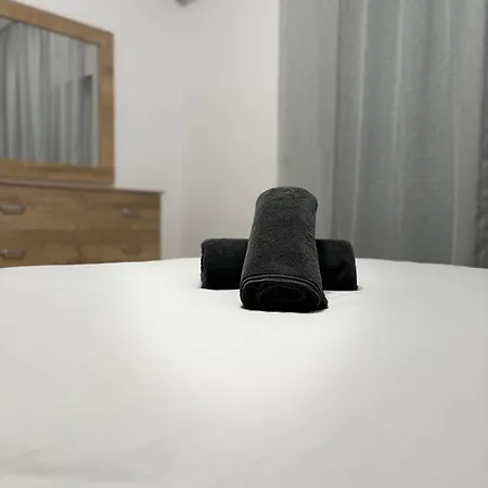 Qerret Sands Apartment Golem (Tirana)