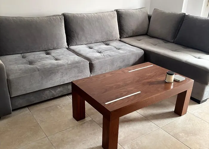 Qerret Sands Apartment Golem (Tirana)