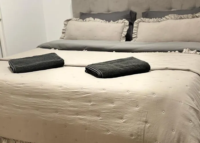 Qerret Sands * Golem (Tirana)